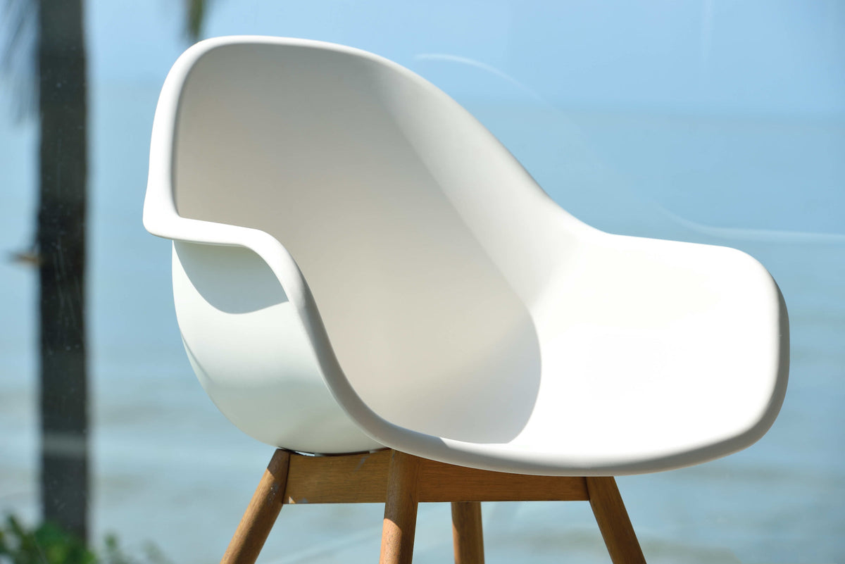 Rinjani Rectangular Table and 6 Chamonix Arm Chair